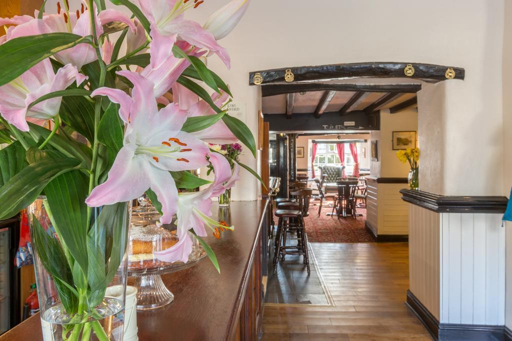 The Cross Keys Inn 蒂贝 外观 照片